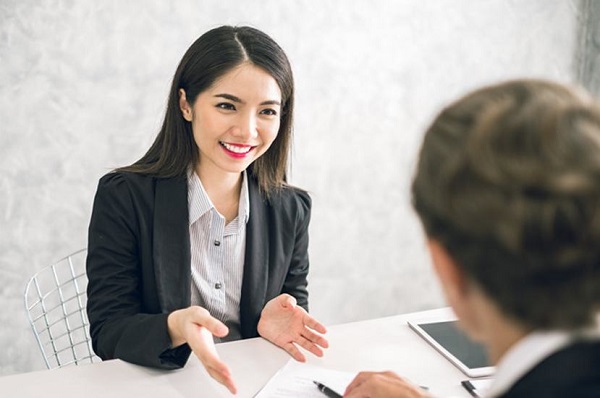 Công việc sales là gì? Nên làm sales ngành nào?