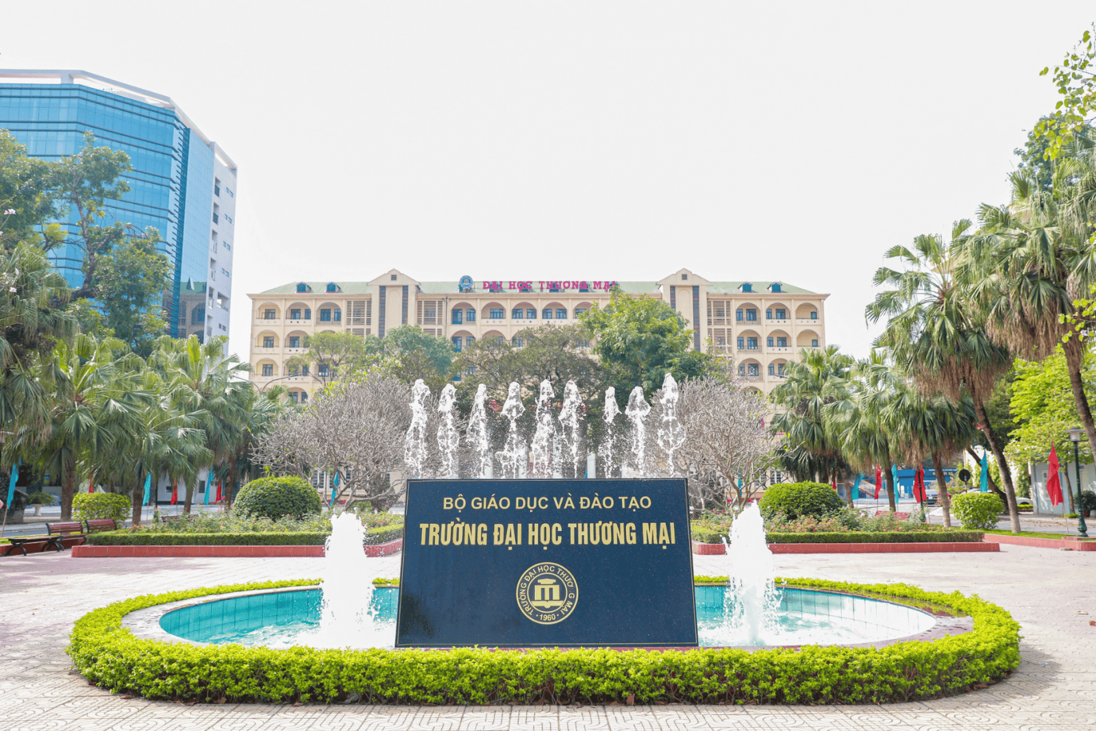 dai-hoc-thuong-mai