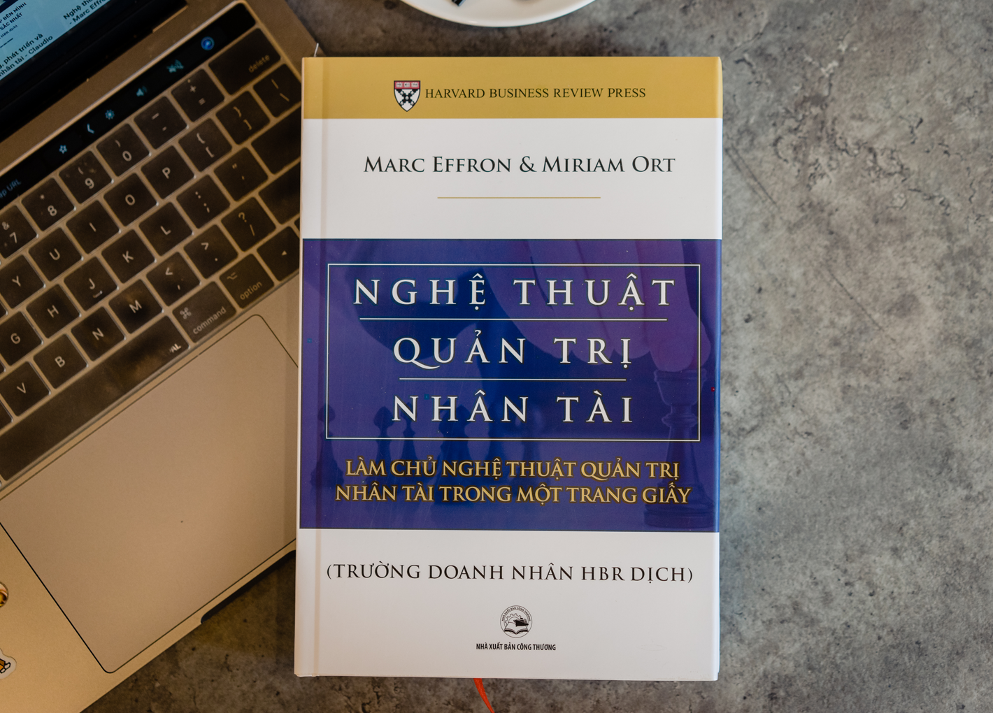 Quan-tri-nghe-thuat-nhan-tai