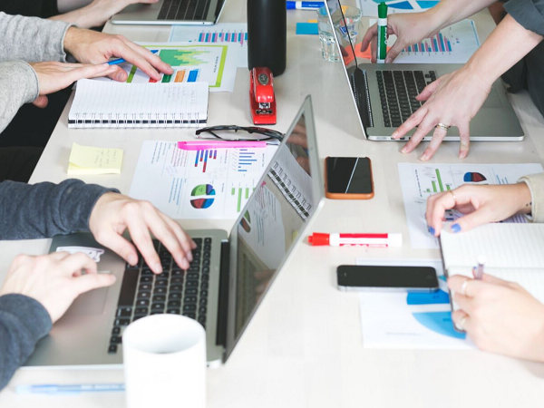 Sale admin là gì? Sale admin xử lý hồ sơ của khách hàng